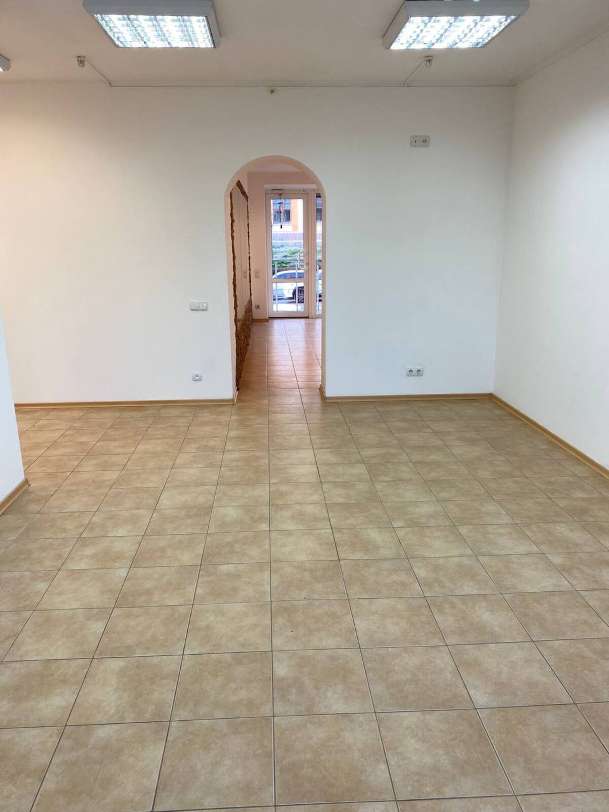 Продається комерційне приміщення в центрі міста під магазин, офіс. вул. Соборна фото 1 Продається комерційне приміщення в центрі міста під магазин, офіс. вул. Соборна фото 1