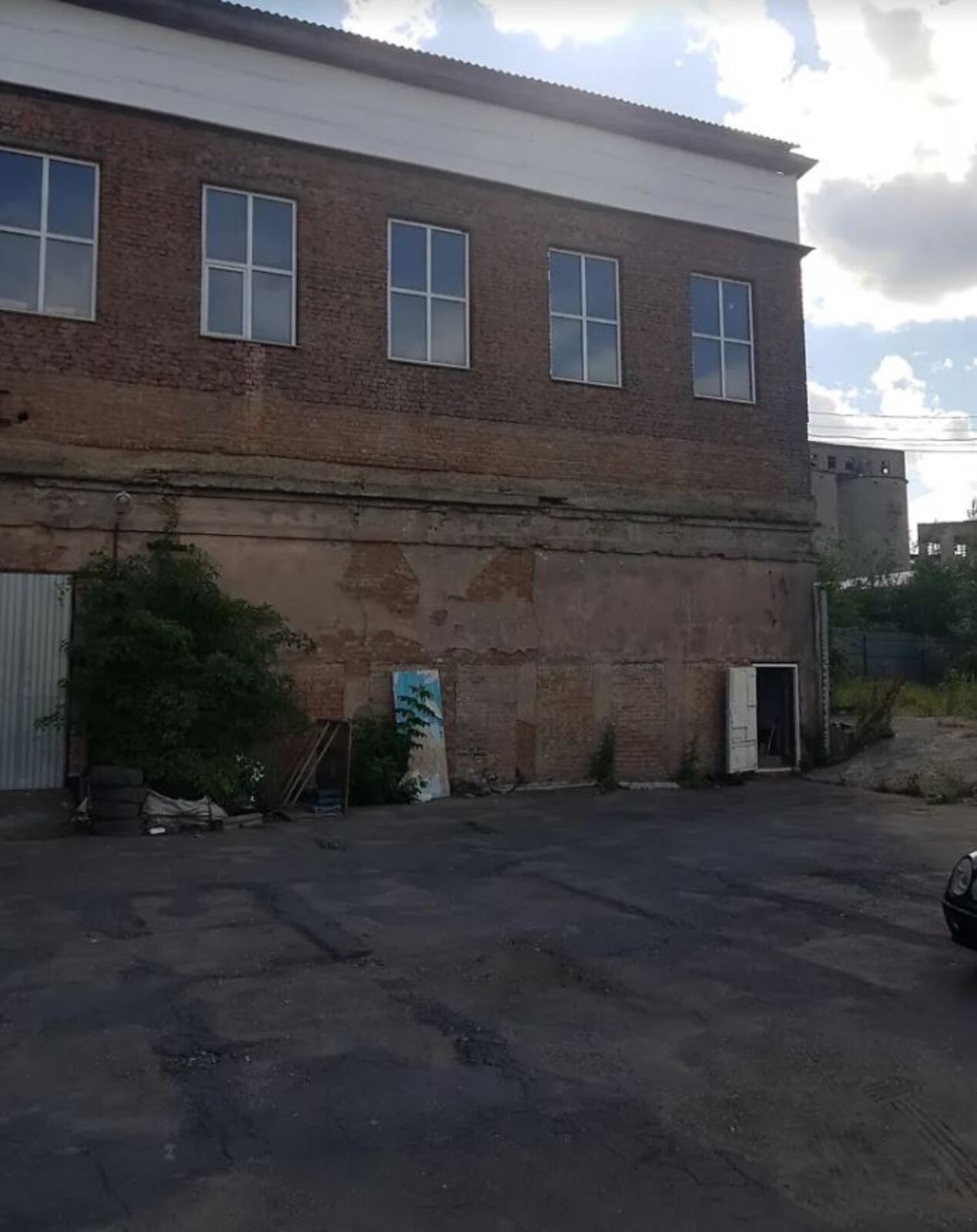 Продаж комерційного приміщення на вул. Академіка Янгеля, 500 кв.м. фото 1 Продаж комерційного приміщення на вул. Академіка Янгеля, 500 кв.м. фото 1