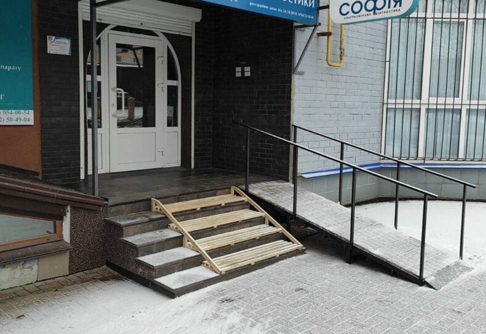 Продається обьєкт сфери послуг. 62 кв.м. р-н Поділля. Ремонт. фото 1 Продається обьєкт сфери послуг. 62 кв.м. р-н Поділля. Ремонт. фото 1