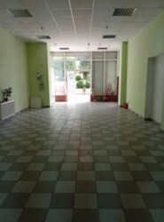 Продається торгове приміщення в центральній частині міста. 1-ша лінія. 93 кв.м. фото 3 Продається торгове приміщення в центральній частині міста. 1-ша лінія. 93 кв.м. фото 3