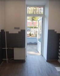 Продається комерційне приміщення 30 кв.м. з окремим входом. Центр. фото 3 Продається комерційне приміщення 30 кв.м. з окремим входом. Центр. фото 3