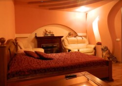 Продається гостинний комплекс в Ленінському районі. 300 кв.м. 3 поверхи. фото 3 Продається гостинний комплекс в Ленінському районі. 300 кв.м. 3 поверхи. фото 3