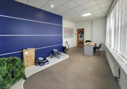 Продається комерційне приміщення 310 кв.м. Р-н електромережі. фото 3 Продається комерційне приміщення 310 кв.м. Р-н електромережі. фото 3