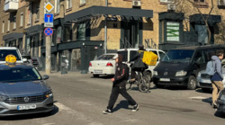  ' ,   5