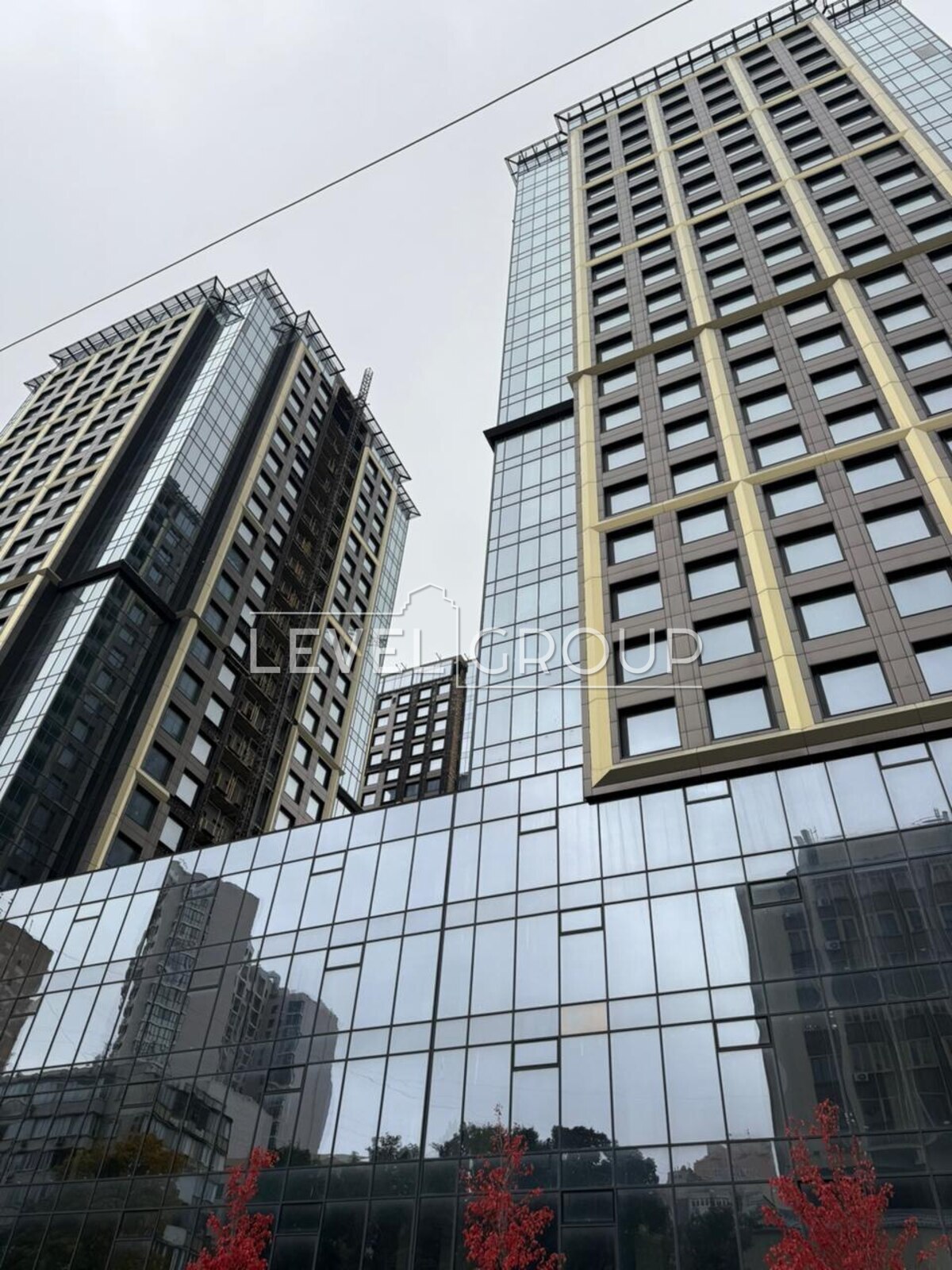 ������ ������ ��������� 950m2 �� Metropole ���. �������������� 20 ���� 1