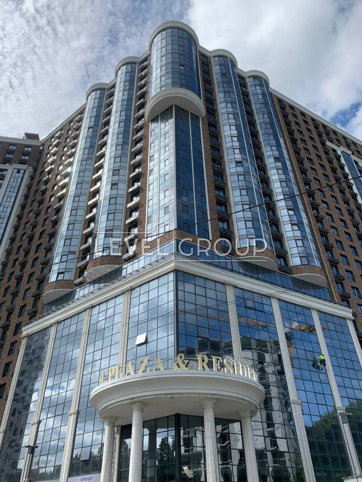       PODIL PLAZA & RESIDENCE  1