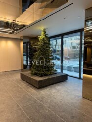 ������ ������ ��������� 950m2 �� Metropole ���. �������������� 20 ���� 13