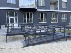 Пропонується до продажу фасадне комерційне приміщення фото 9 Пропонується до продажу фасадне комерційне приміщення фото 9