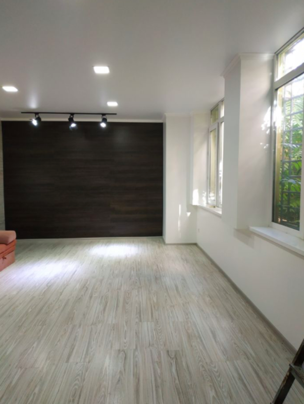 Продам офис с евроремонтом 21 000 дол фото 1 Продам офис с евроремонтом 21 000 дол фото 1