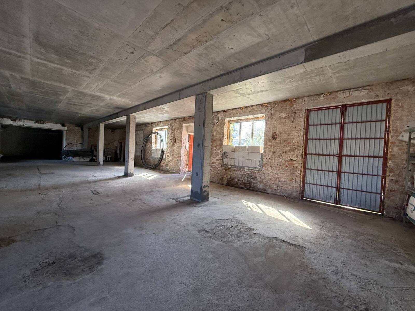 Продаж. 500 м.кв. Центр. Торгове, виробниче, складське. фото 1 Продаж. 500 м.кв. Центр. Торгове, виробниче, складське. фото 1