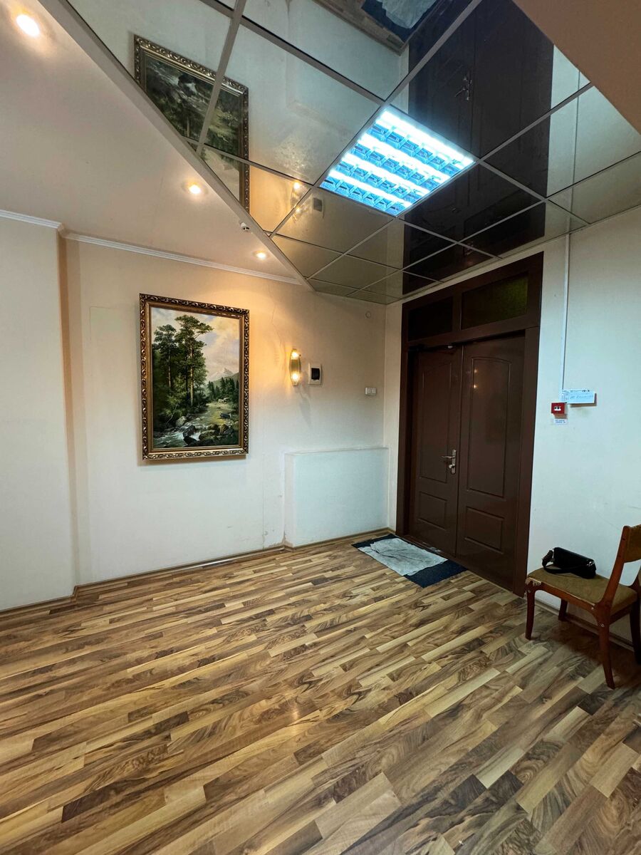Продаж комерційної нерухомості 203м2 по вул.Небесної Сотні 1 000 $ № 2-497-003 фото 1 Продаж комерційної нерухомості 203м2 по вул.Небесної Сотні 1 000 $ № 2-497-003 фото 1