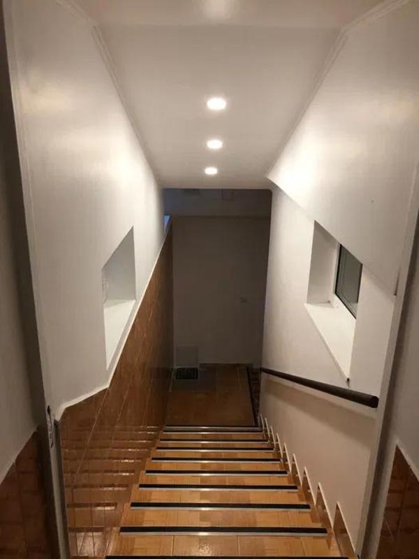 Продажа 76м2 в центре (цокольное с ремонтом) фото 1 Продажа 76м2 в центре (цокольное с ремонтом) фото 1