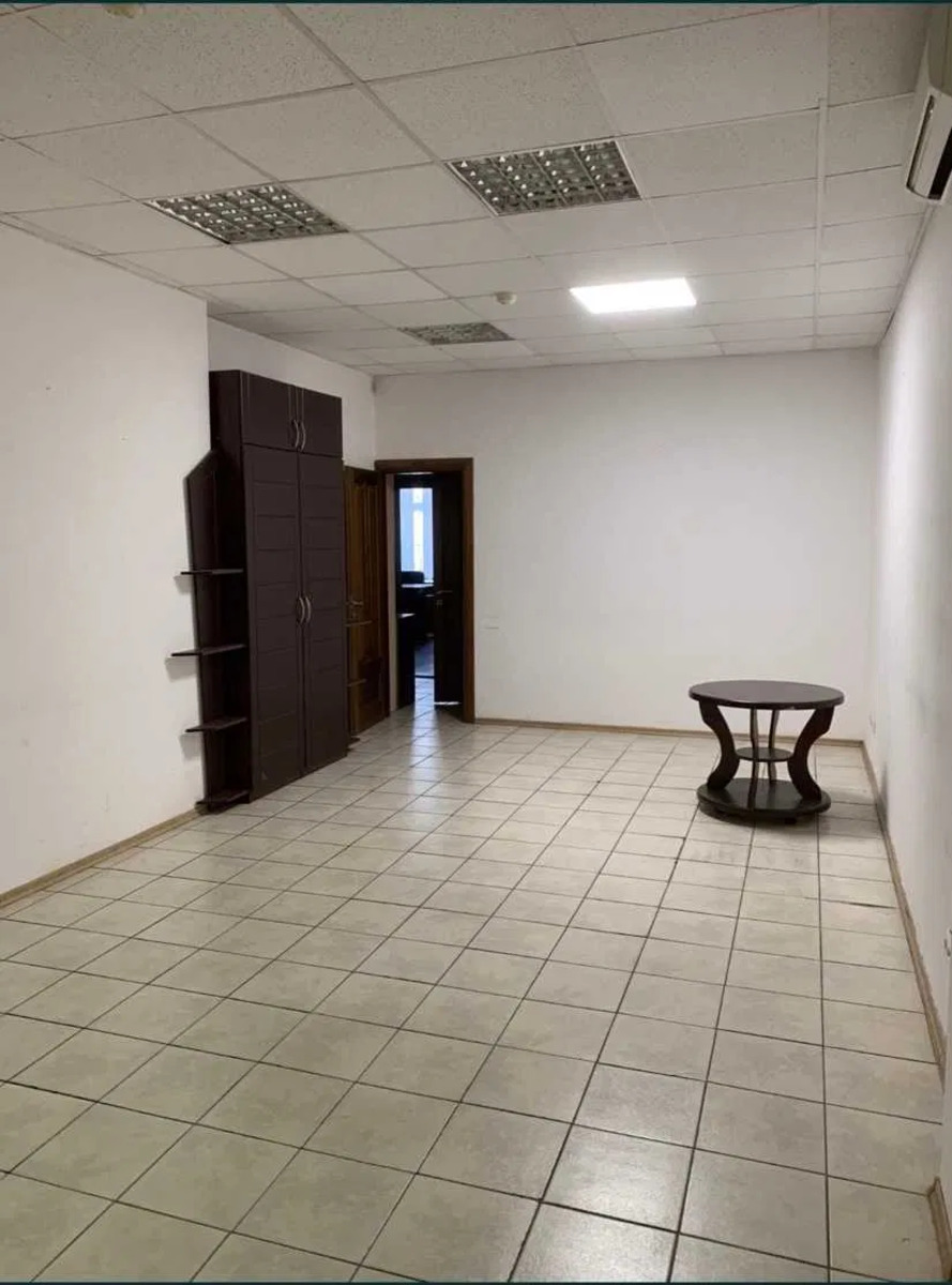 Продам нежитлове приміщення, 1 поверх, центр фото 1 Продам нежитлове приміщення, 1 поверх, центр фото 1