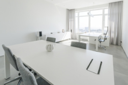 Кловский спуск 7 с ремонтом в стиле Hi-Tech и панорамным видом на Днепр фото 16 Кловский спуск 7 с ремонтом в стиле Hi-Tech и панорамным видом на Днепр фото 16