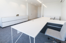 Кловский спуск 7 с ремонтом в стиле Hi-Tech и панорамным видом на Днепр фото 10 Кловский спуск 7 с ремонтом в стиле Hi-Tech и панорамным видом на Днепр фото 10