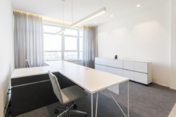 Кловский спуск 7 с ремонтом в стиле Hi-Tech и панорамным видом на Днепр фото 14 Кловский спуск 7 с ремонтом в стиле Hi-Tech и панорамным видом на Днепр фото 14