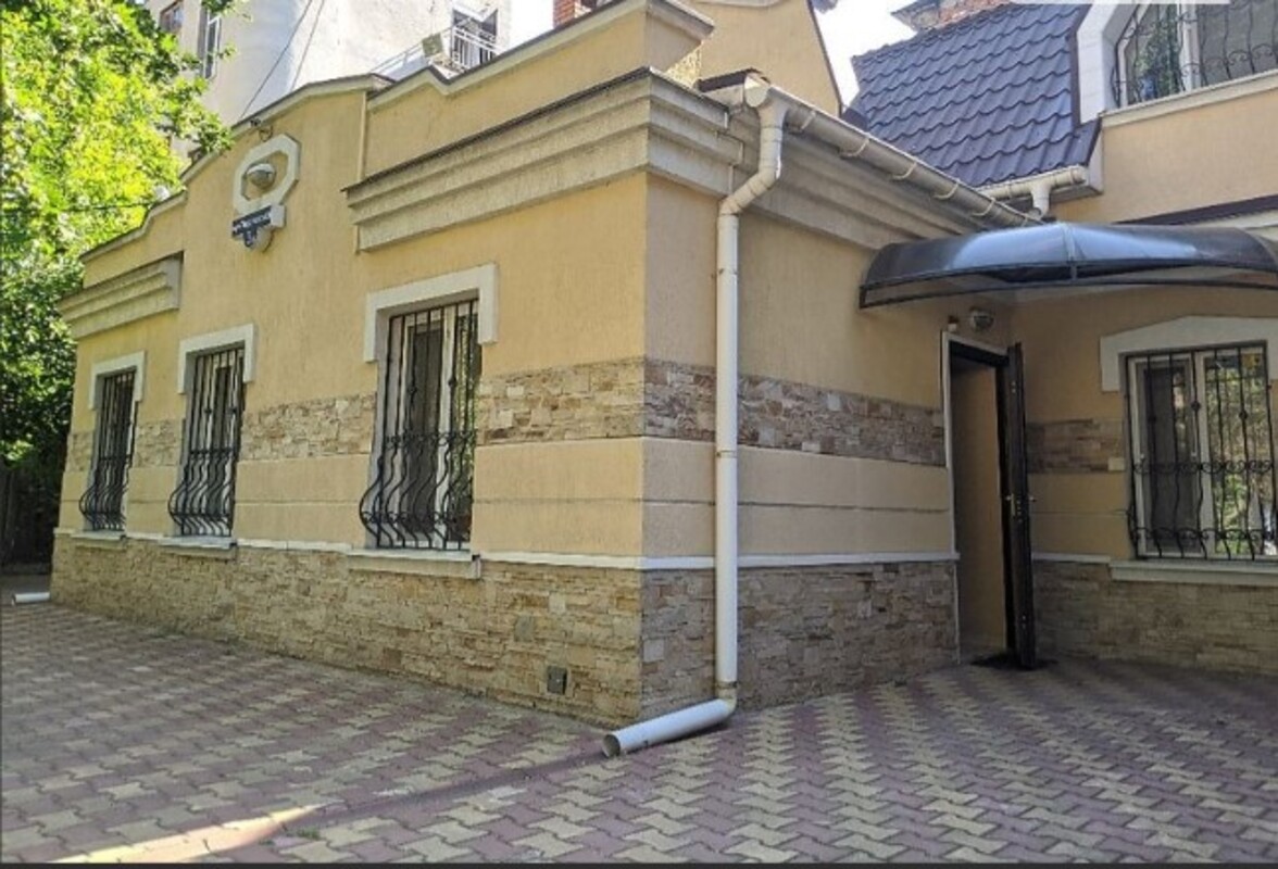 Продам отдельно стоящее здание на Французском бульваре. фото 1 Продам отдельно стоящее здание на Французском бульваре. фото 1