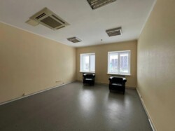 ������ ��������� 476 �2/ ��. ����� ��������� 3/ ������� ����/ �. ��. ����������� 400 � ���� 10