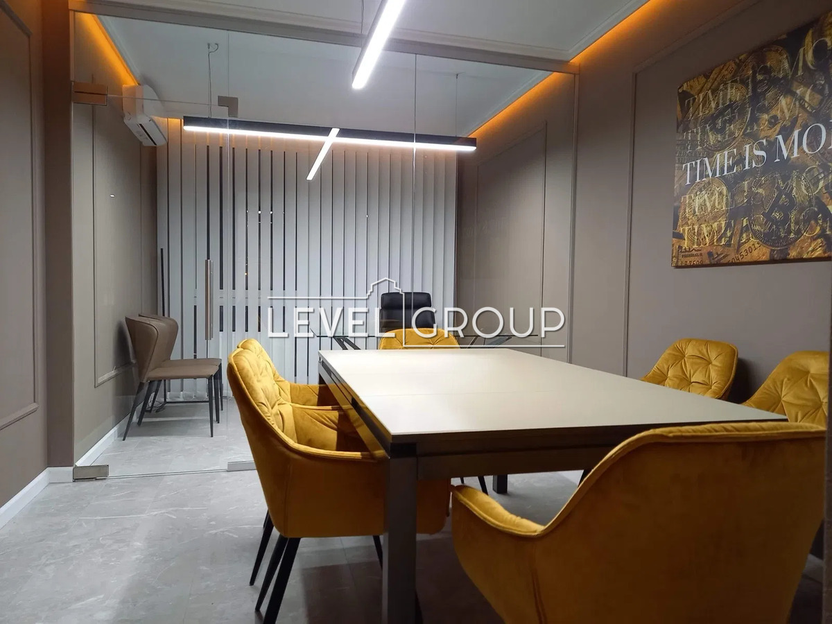       - Open-space 'Luxury design interior',         2.0  1
