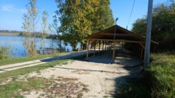 Навпроти ставу перша лінія. фото 3 Навпроти ставу перша лінія. фото 3