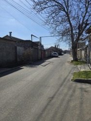 Двостороння ділянка з будинком на Щорса в тихому провулку