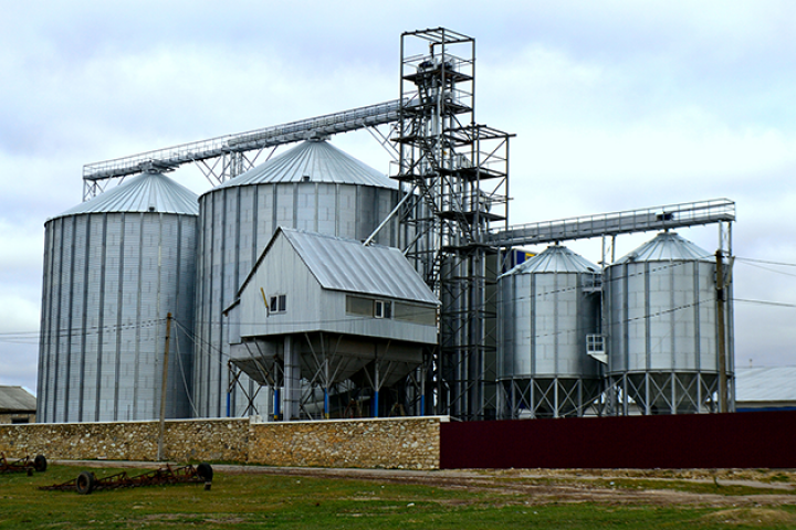 Продаж 5 га землі під елеватор, з колією біля ділянки — Чернівецька область фото 1 Продаж 5 га землі під елеватор, з колією біля ділянки — Чернівецька область фото 1