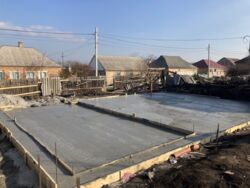 Продаж земельної ділянки з фундаментом Парк Перемоги фото 1 Продаж земельної ділянки з фундаментом Парк Перемоги фото 1