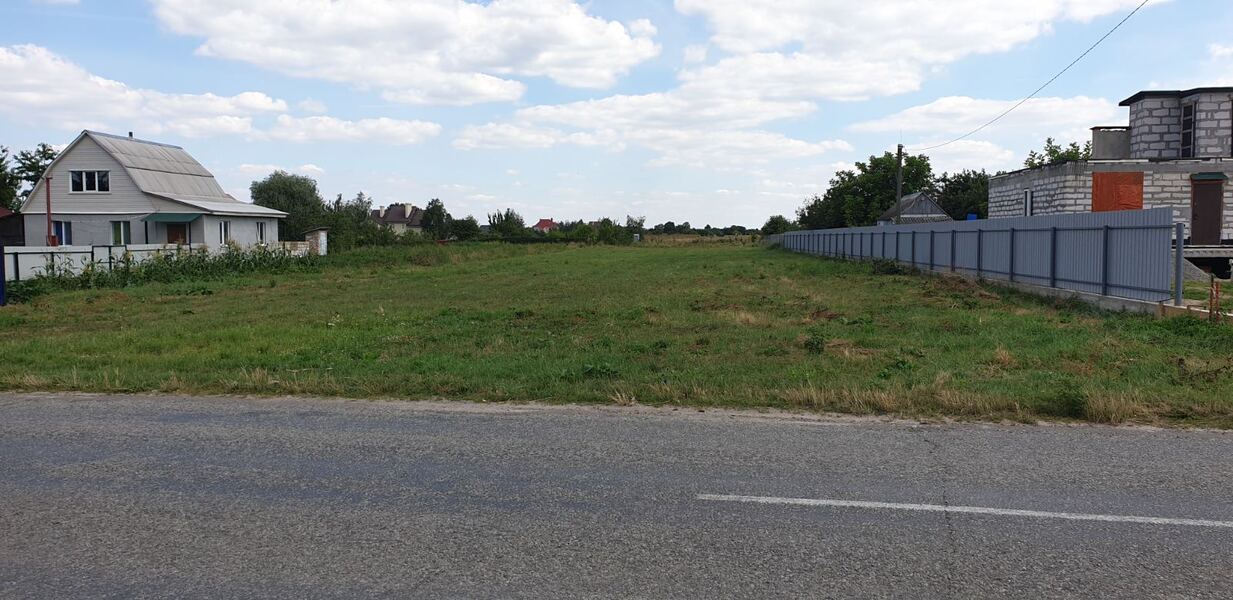 Продам участок под жилую застройку, есть соседи,асфальт, свет по улице. фото 1 Продам участок под жилую застройку, есть соседи,асфальт, свет по улице. фото 1