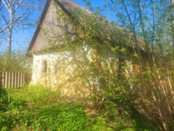 Ділянка з старим будинком Скоморохи з виходом до річки фото 4 Ділянка з старим будинком Скоморохи з виходом до річки фото 4