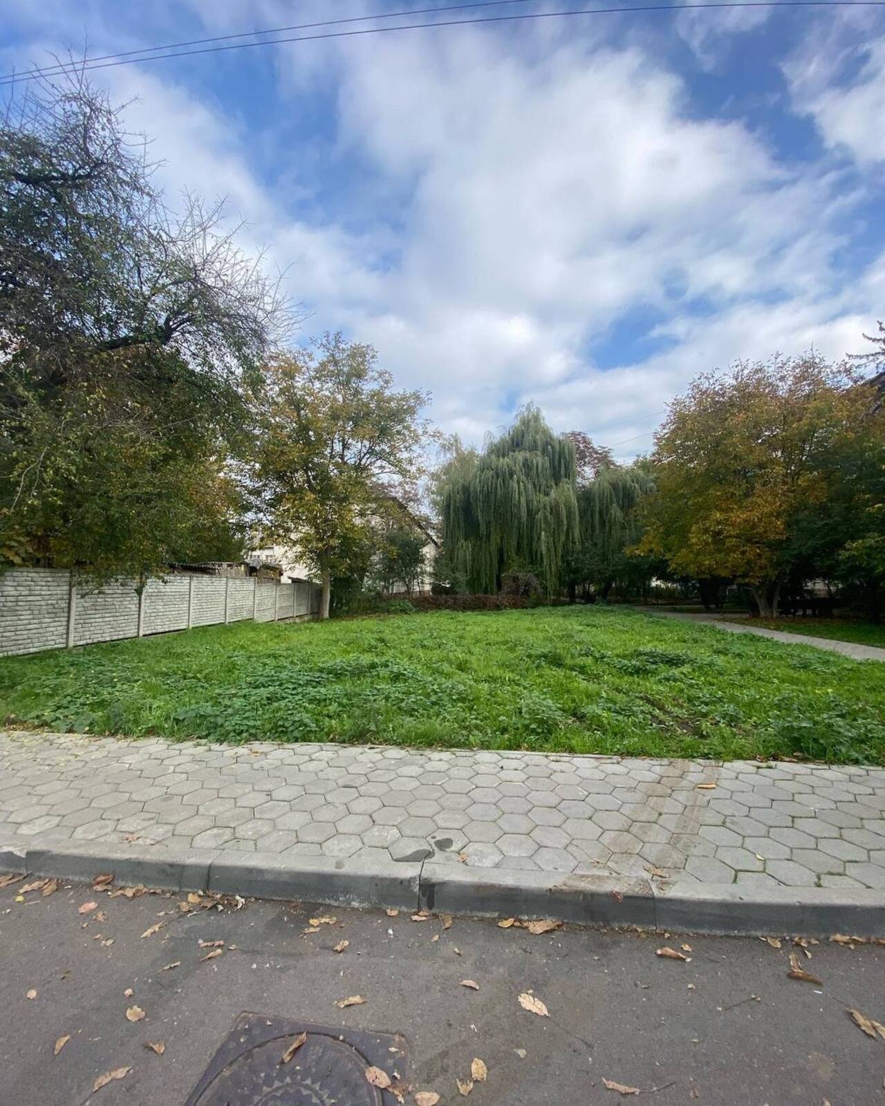 Продаж земельноіі ділянки в центрі міста! фото 1 Продаж земельноіі ділянки в центрі міста! фото 1