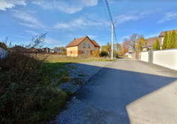         ,  9   2