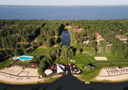   50        Riviera Village  22