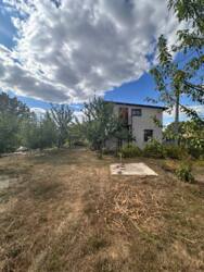 Продаж великої земельної ділянки з будинком в с. Сад (Насіннева станція) фото 1 Продаж великої земельної ділянки з будинком в с. Сад (Насіннева станція) фото 1