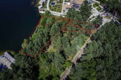 Продаж ділянки під забудову з комунікаціями, лісом та виходом на Блакитне озеро! фото 4 Продаж ділянки під забудову з комунікаціями, лісом та виходом на Блакитне озеро! фото 4