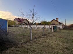 Продаж земельної ділянки на Осокорках 10 сот під забудову фото 1 Продаж земельної ділянки на Осокорках 10 сот під забудову фото 1