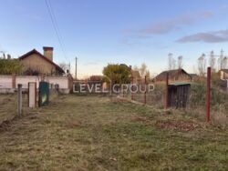 Продаж земельної ділянки на Осокорках 10 сот під забудову фото 2 Продаж земельної ділянки на Осокорках 10 сот під забудову фото 2