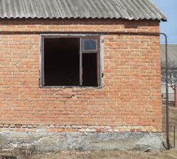 Земельна ділянка в Жуках з недобудованим будинком. фото 1 Земельна ділянка в Жуках з недобудованим будинком. фото 1