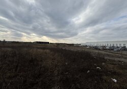 Продаю фасадну земельну ділянку в престижному промисловому районі. фото 3 Продаю фасадну земельну ділянку в престижному промисловому районі. фото 3